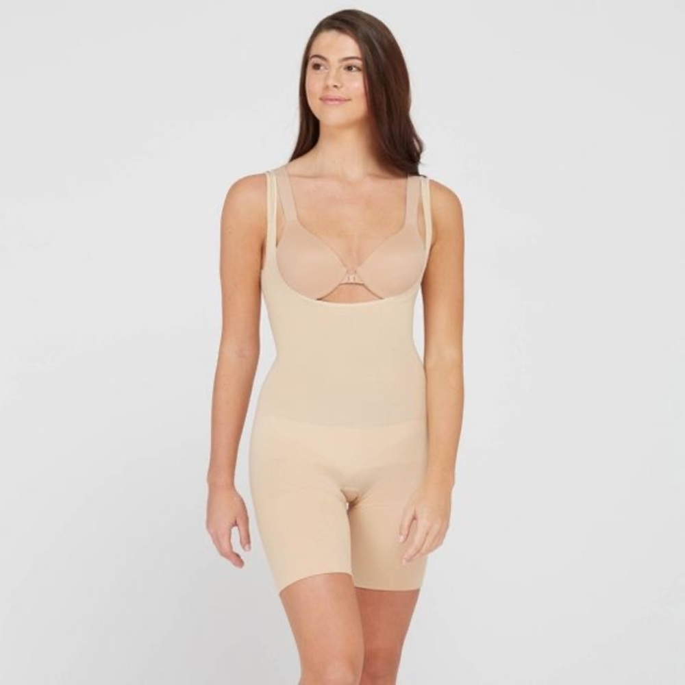 💥ASSETS by SPANX Women's Remarkable Results All-in-One Body Slimmer💥